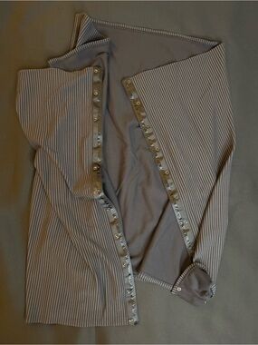 Lululemon -  Vinyasa Stripe Snap Reversible Wrap Scarf (26" x 60")